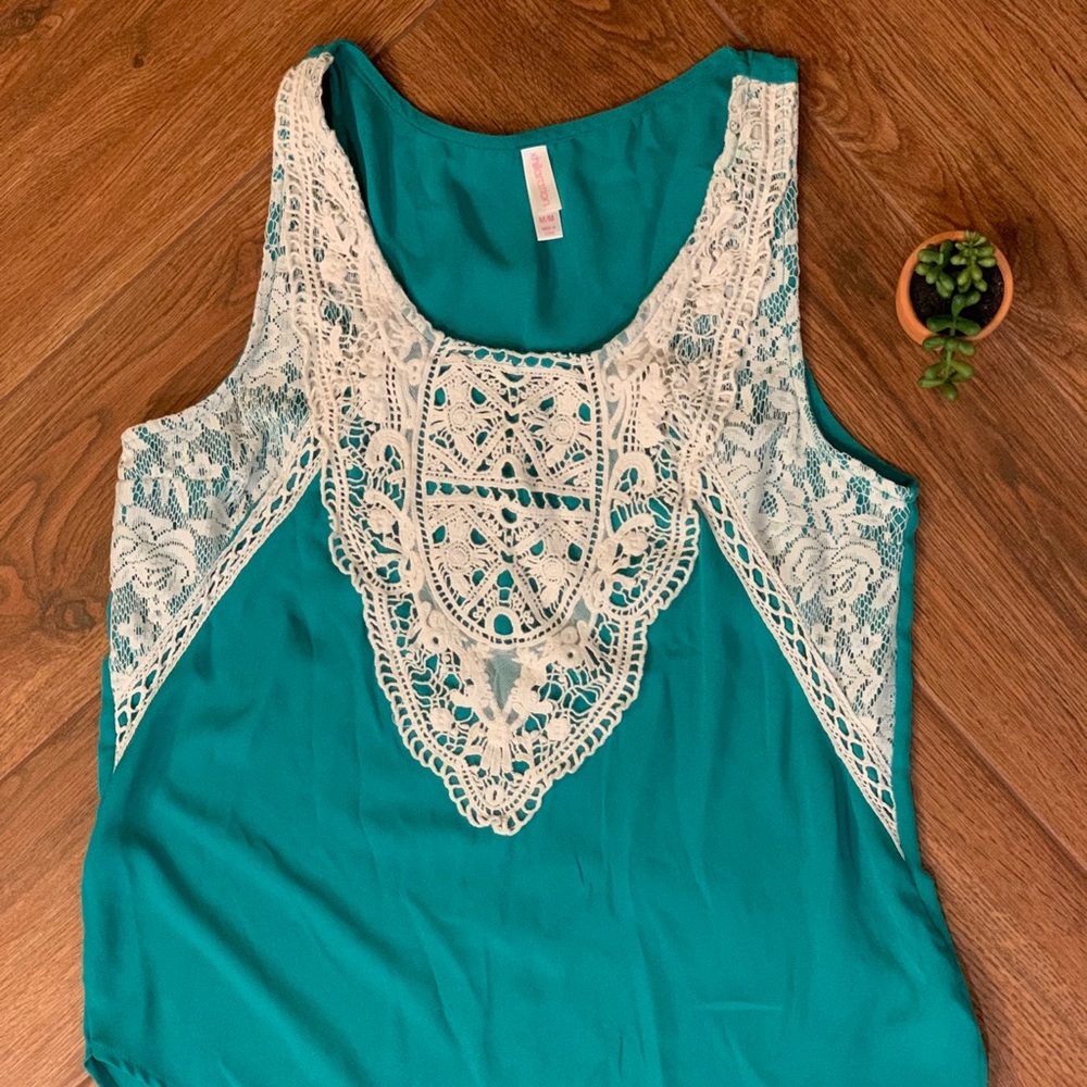 Eyelet lace green tank